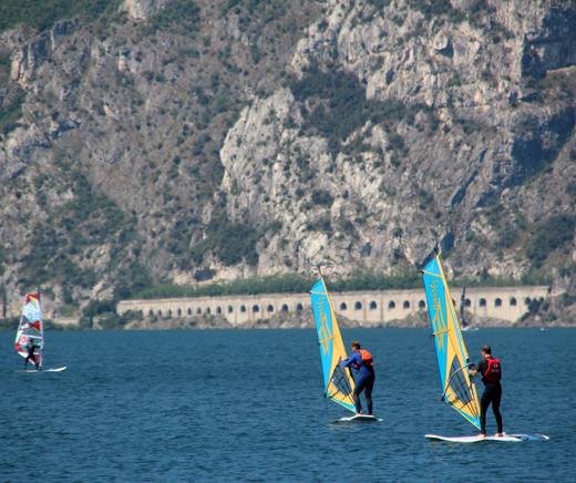 Sport Acquatici: Windsurf, Kitesurf, Paddleboard e Vela